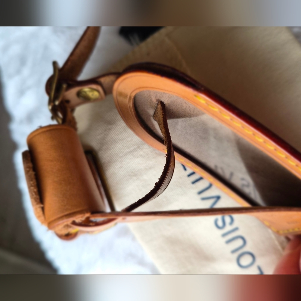 Authentic Louis Vuitton luggage tag and Bracelet set with small dust bag. - Picture 10 of 15